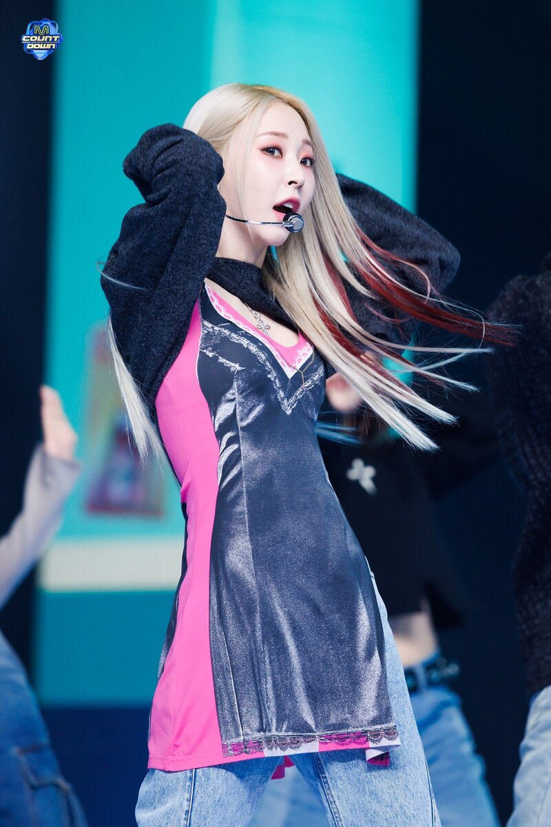 240208 Moon Byul - 'TOUCHIN&MOVIN' at M Countdown documents 6