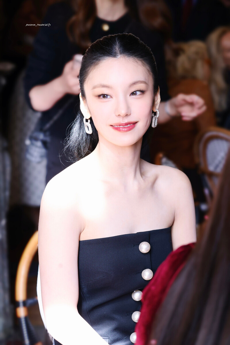 240927 - YEJI at Paris Fashion Week for ROGER VIVIER Spring Summer 2025 Show documents 2