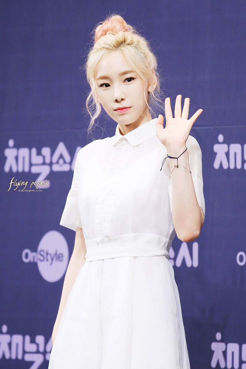 150721 Girls' Generation Taeyeon at Channel Soshi Press Conference documents 1