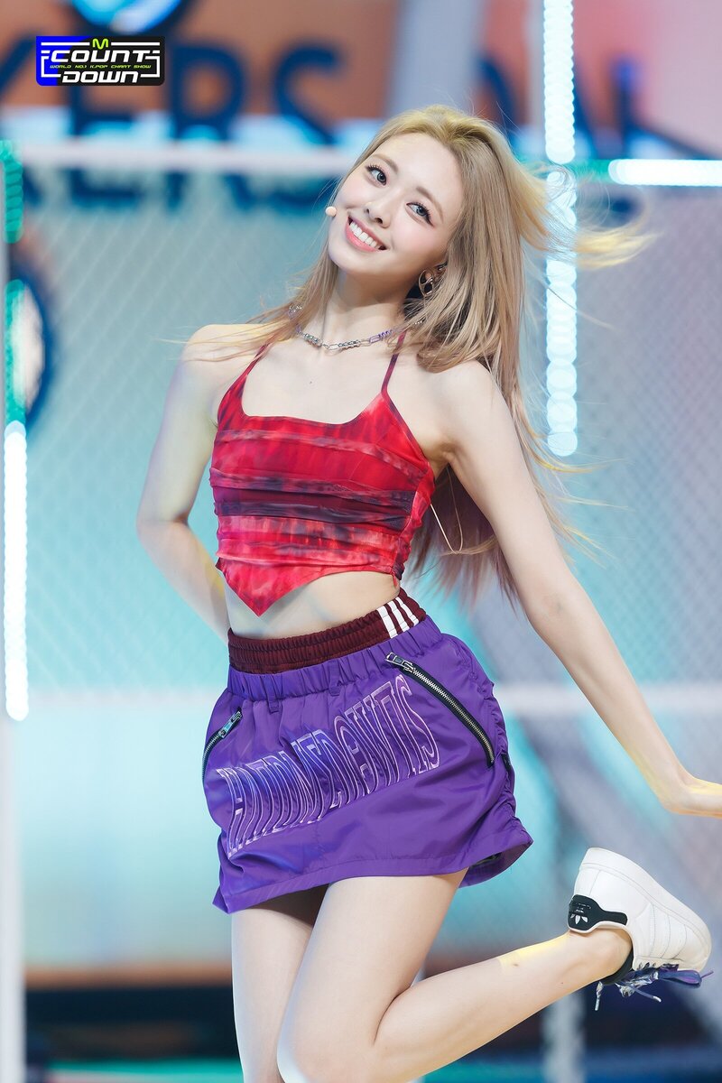 220721 ITZY Yuna - 'SNEAKERS' at M Countdown documents 2