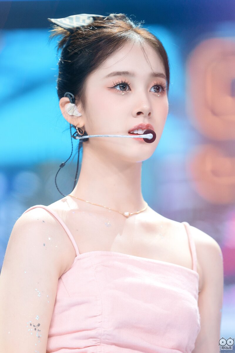 220724 STAYC J - 'BEAUTIFUL MONSTER' at SBS Inkigayo documents 5