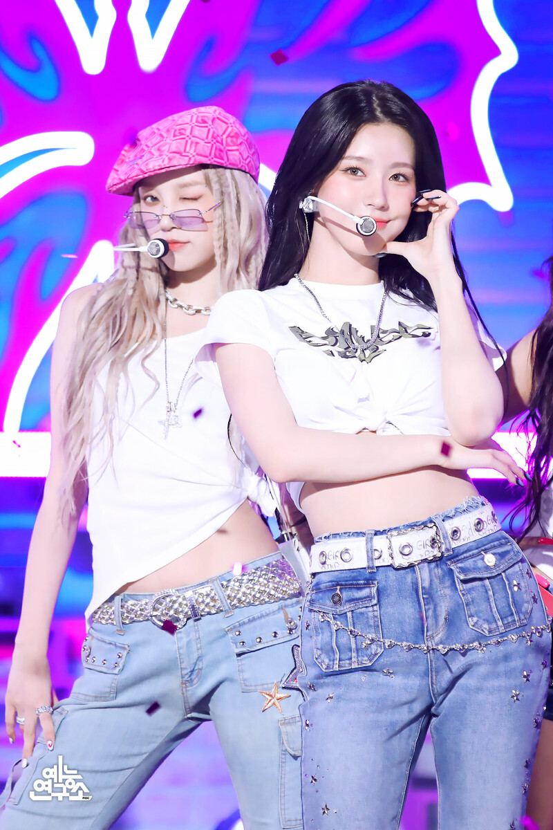 230520 (G)I-DLE 'Queencard' at Music Core documents 1