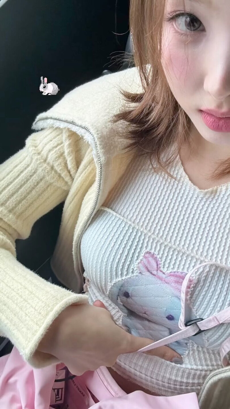 240225 - NAYEON Instagram Story Update documents 1