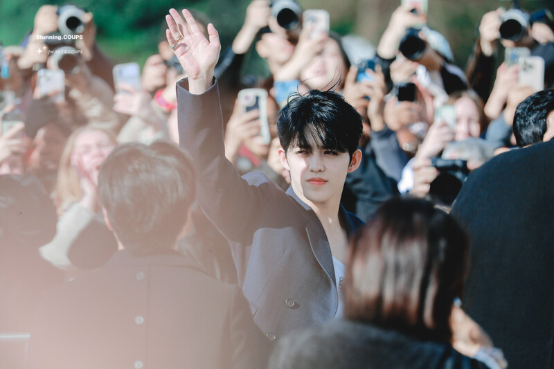 240927 SEVENTEEN S.Coups - LOEWE Paris Fashion Week documents 21