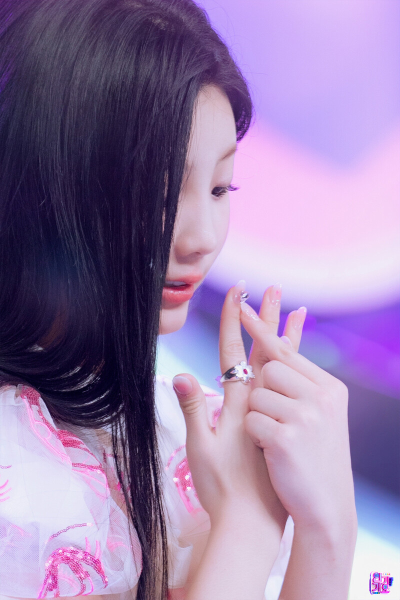 240331 ILLIT Wonhee - ‘Magnetic’ at Inkigayo documents 4