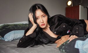 MAMAMOO's Hwasa for Tommy Hilfiger 2020 Fall Collection