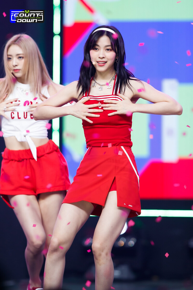 220728 ITZY Ryujin - 'SNEAKERS' at M Countdown documents 5