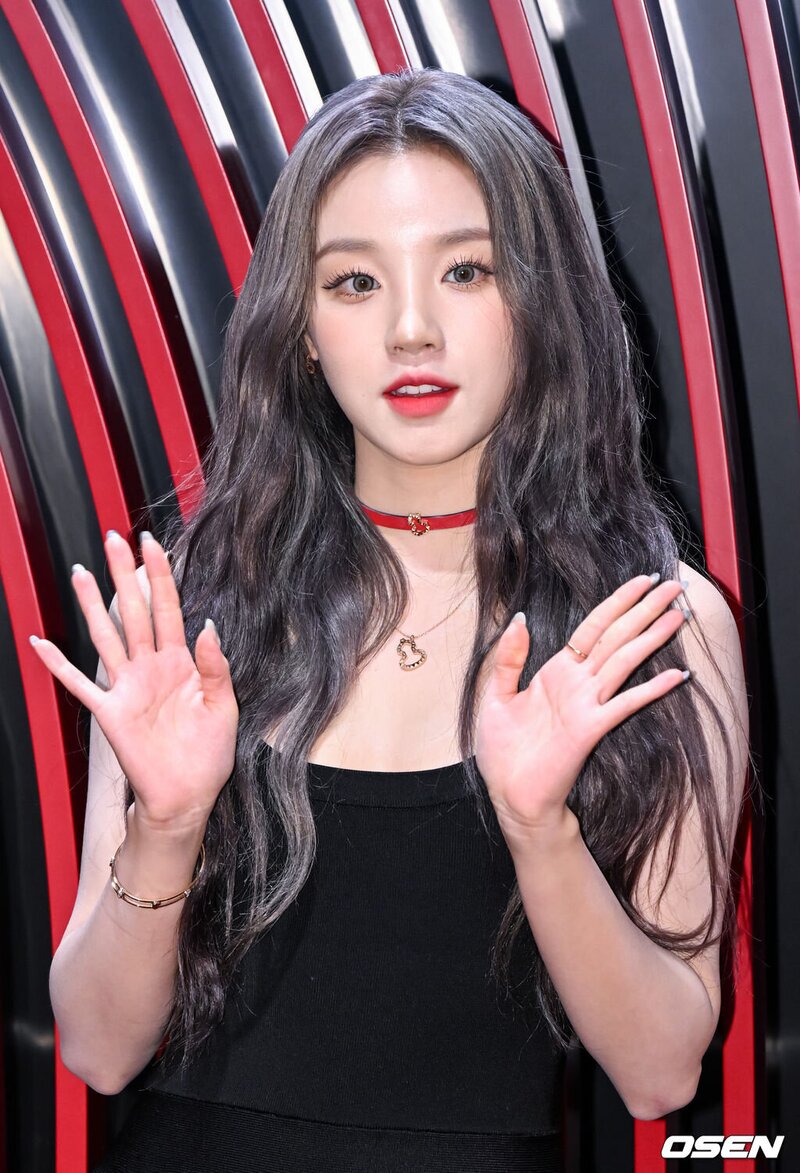 230216 (G)I-DLE Yuqi - QEELIN Jewellery Pop-Up Store Opening in Seoul documents 25