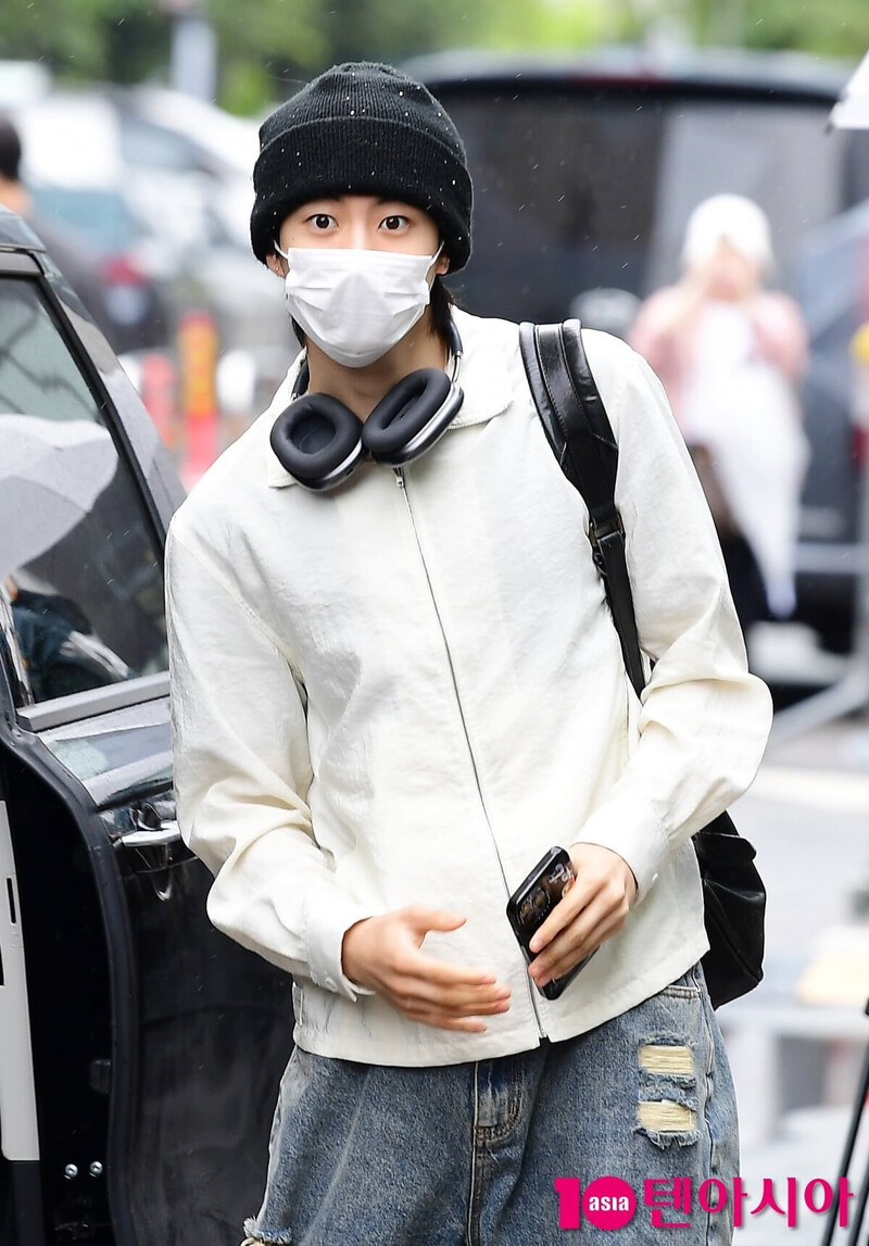 230915 RIIZE Anton - 'Music Bank' Commute documents 8