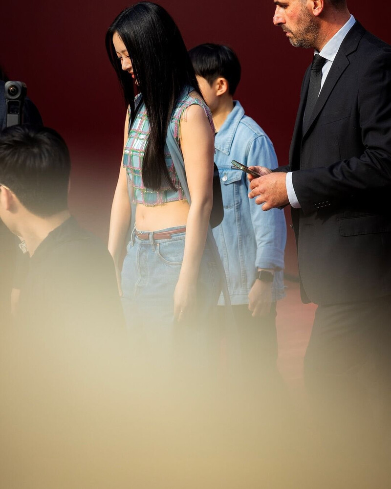 240920 NewJeans Hanni - Gucci SS25 Show at Milan Fashion Week documents 22