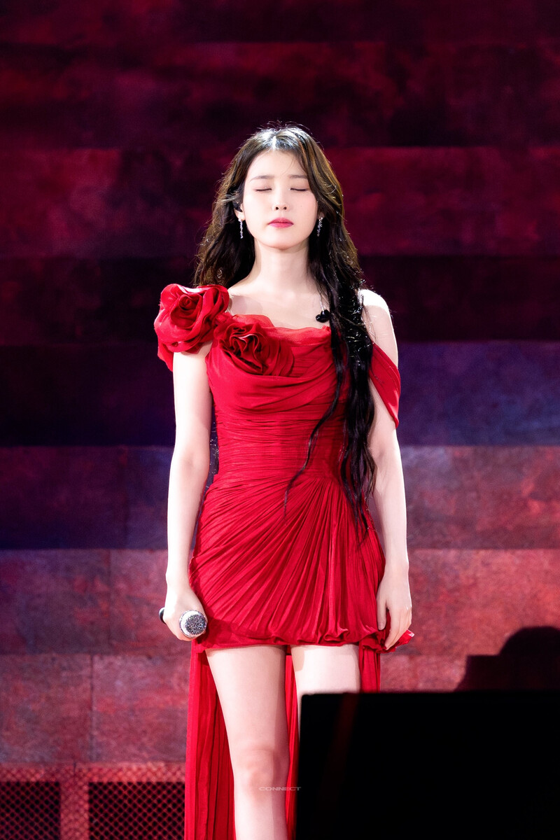 240921 IU - HEREH World Tour Concert Encore: The Winning in Seoul Day 1 documents 5