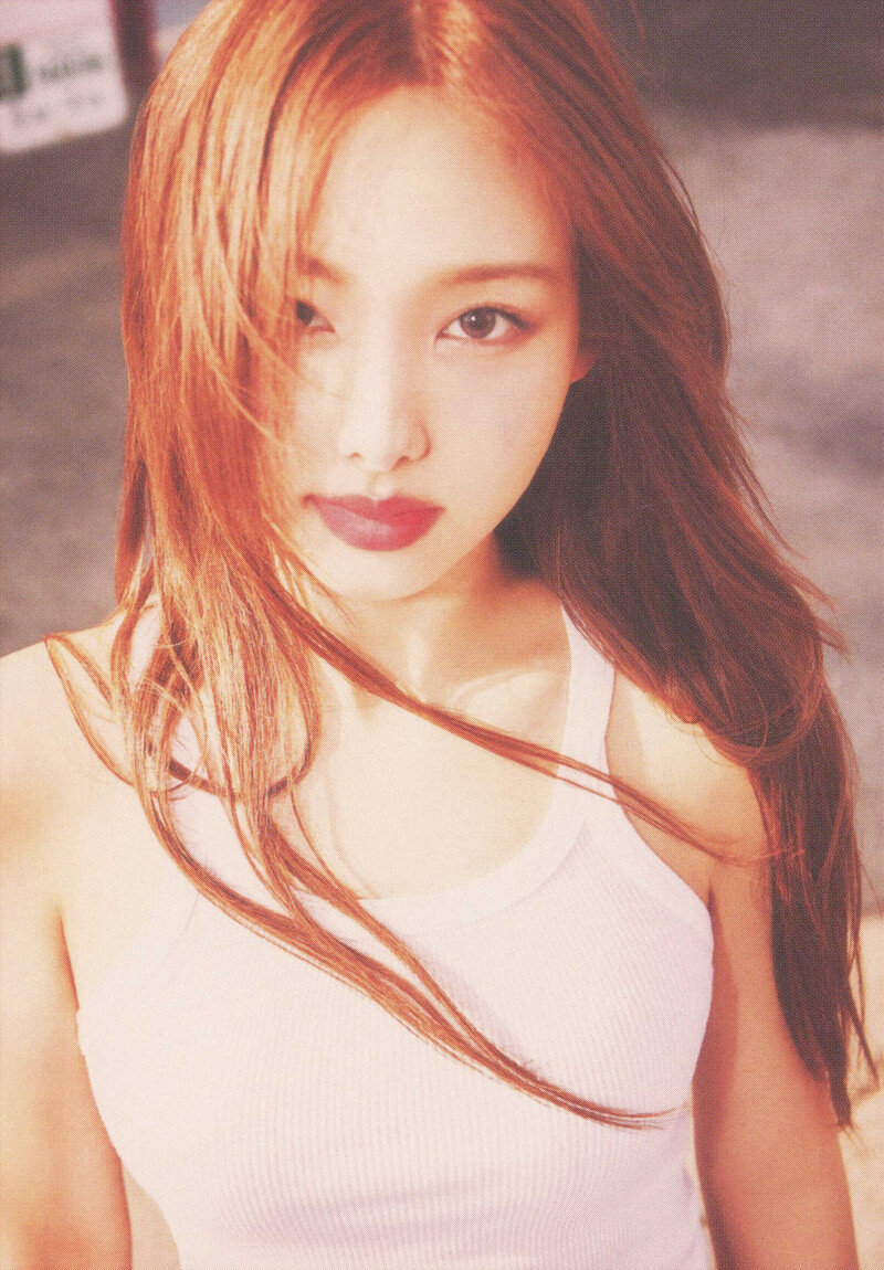 NAYEON 2nd Mini Album 'NA'  SCAN Photobook documents 2