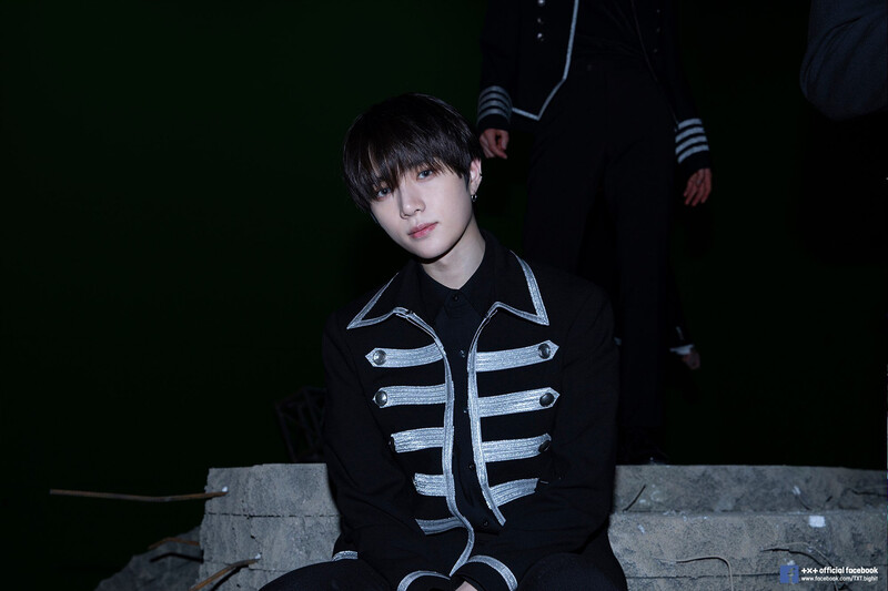 TXT - "Eternally" MV Sketch documents 11