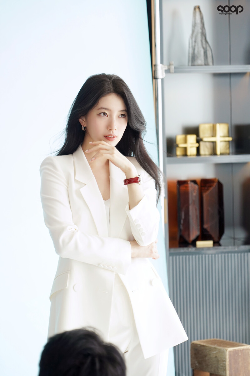 220812 SOOP Naver Post - Bae Suzy - Longines Photoshoot Behind documents 22