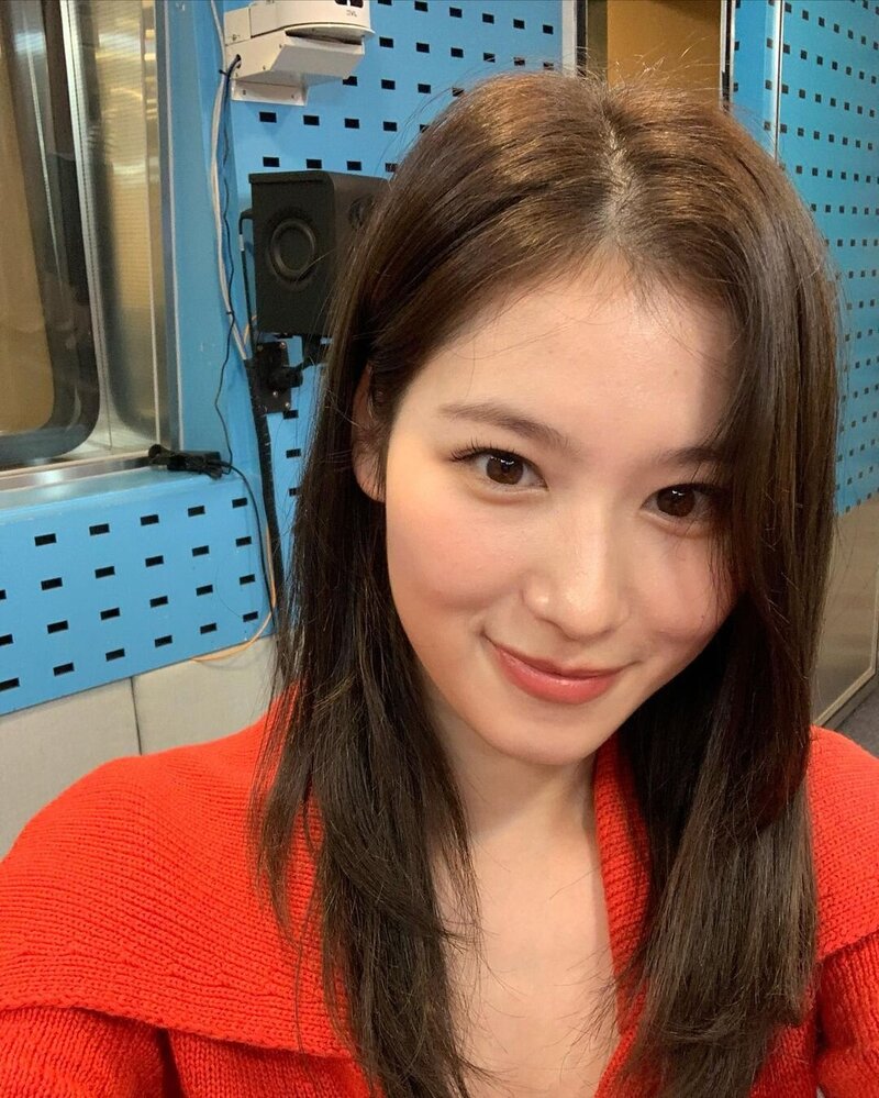 220831 SBS Young Street Instagram Update with Red Velvet Wendy & Twice Jihyo, Sana documents 10