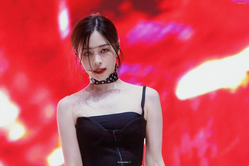 230520 ITZY Ryujin - Head In The Clouds Festival documents 4