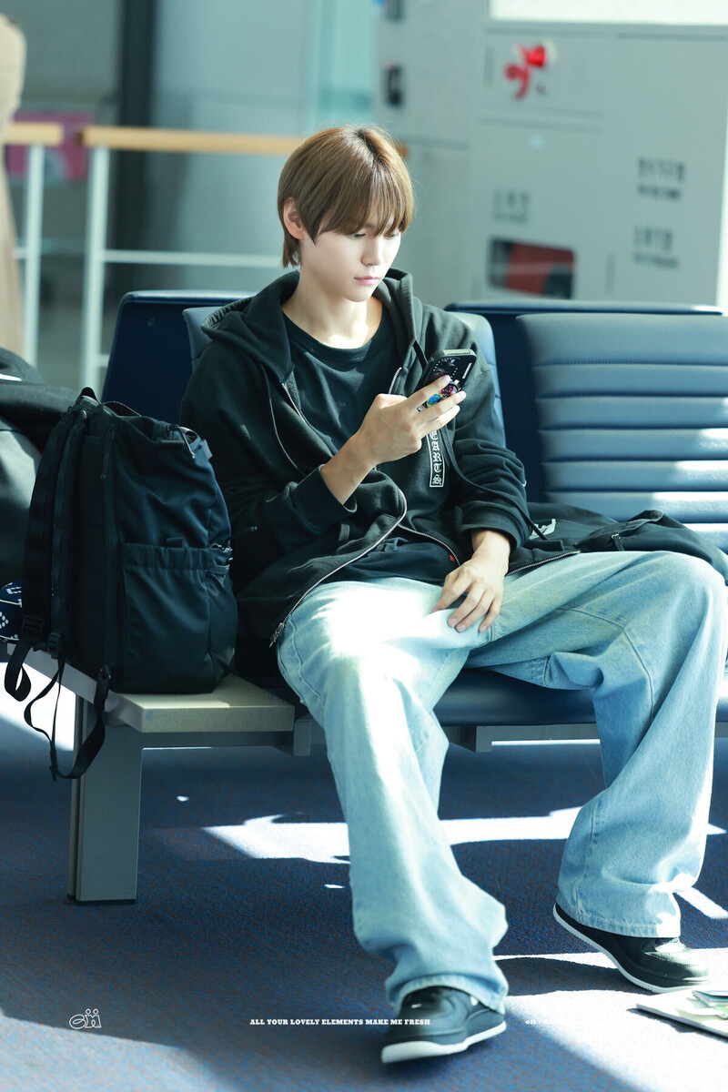 230922 RIIZE Eunseok - Incheon International Airport documents 4