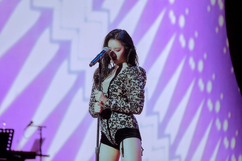 210301 Abyss Naver Post - Sunmi 'TAIL' Showcase Behind documents 2