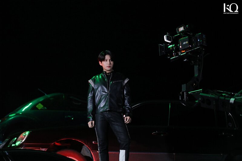 210914 ATEEZ "Deja Vu" MV Shooting Behind the Scenes | Naver Update documents 12