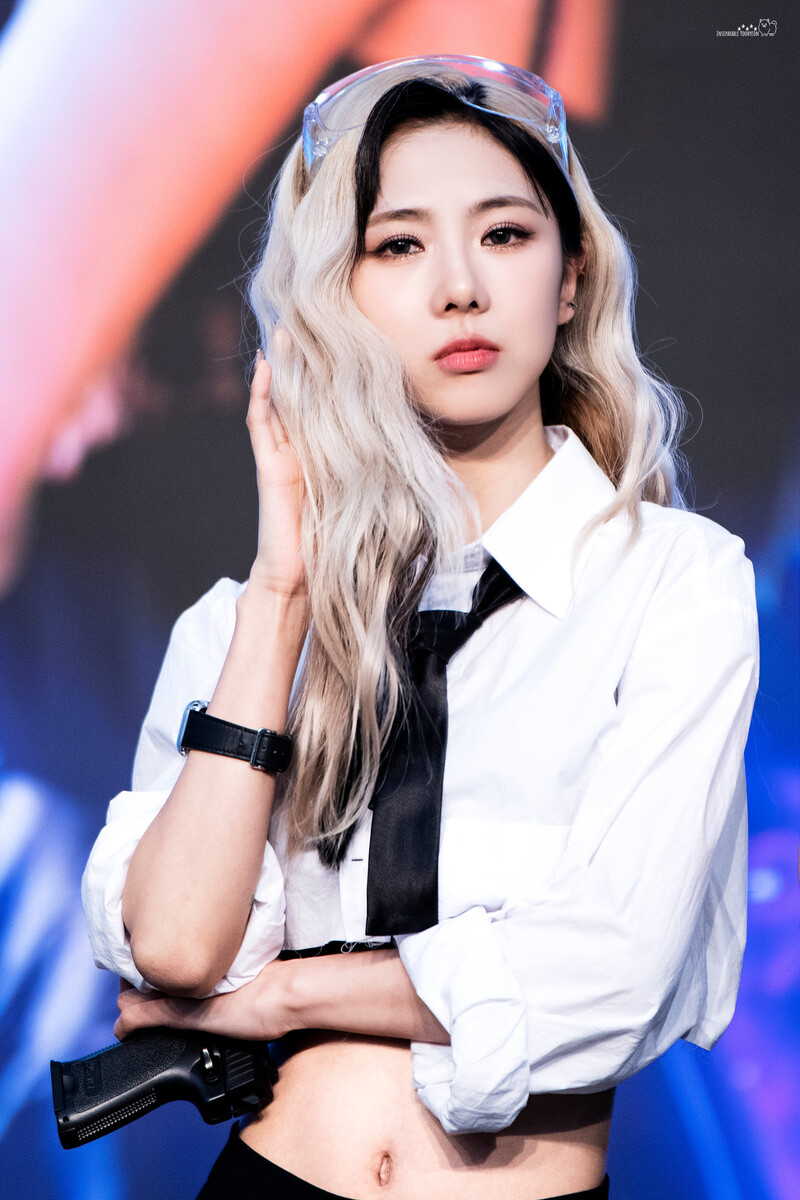 220424 Dreamcatcher Yoohyeon documents 1