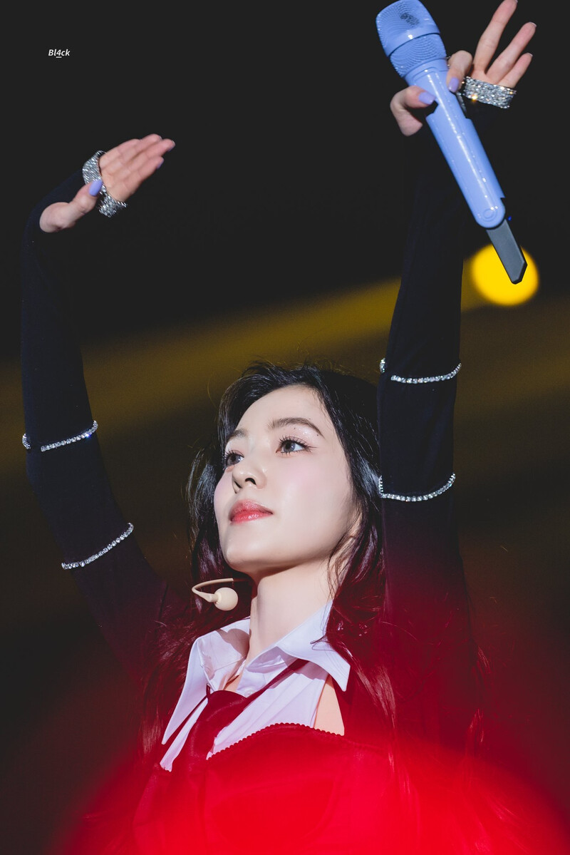 230402 Red Velvet Irene - 'R to V' Concert in Seoul Day 2 documents 3