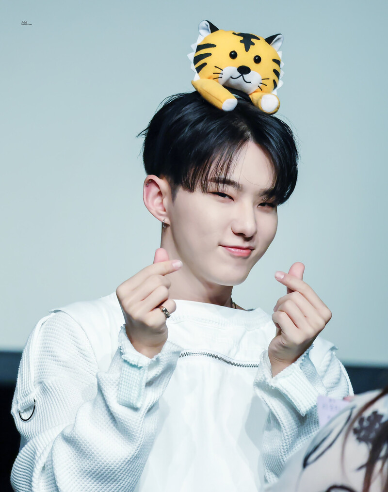 230506 SEVENTEEN Hoshi at Joeun Music Fansign Event documents 14