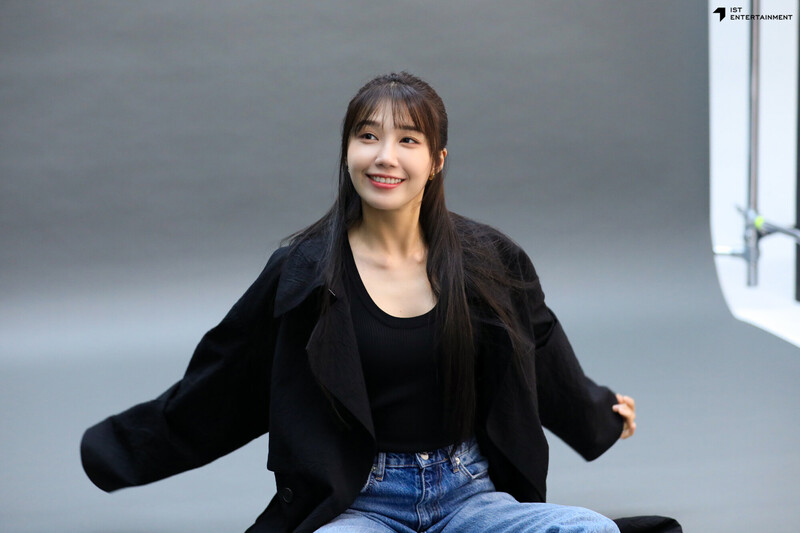 230920 IST Naver post - EUNJI Profile shoot behind the scenes documents 13