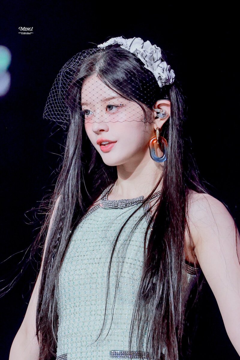 Minju at the 2024 Weverse Concert documents 1