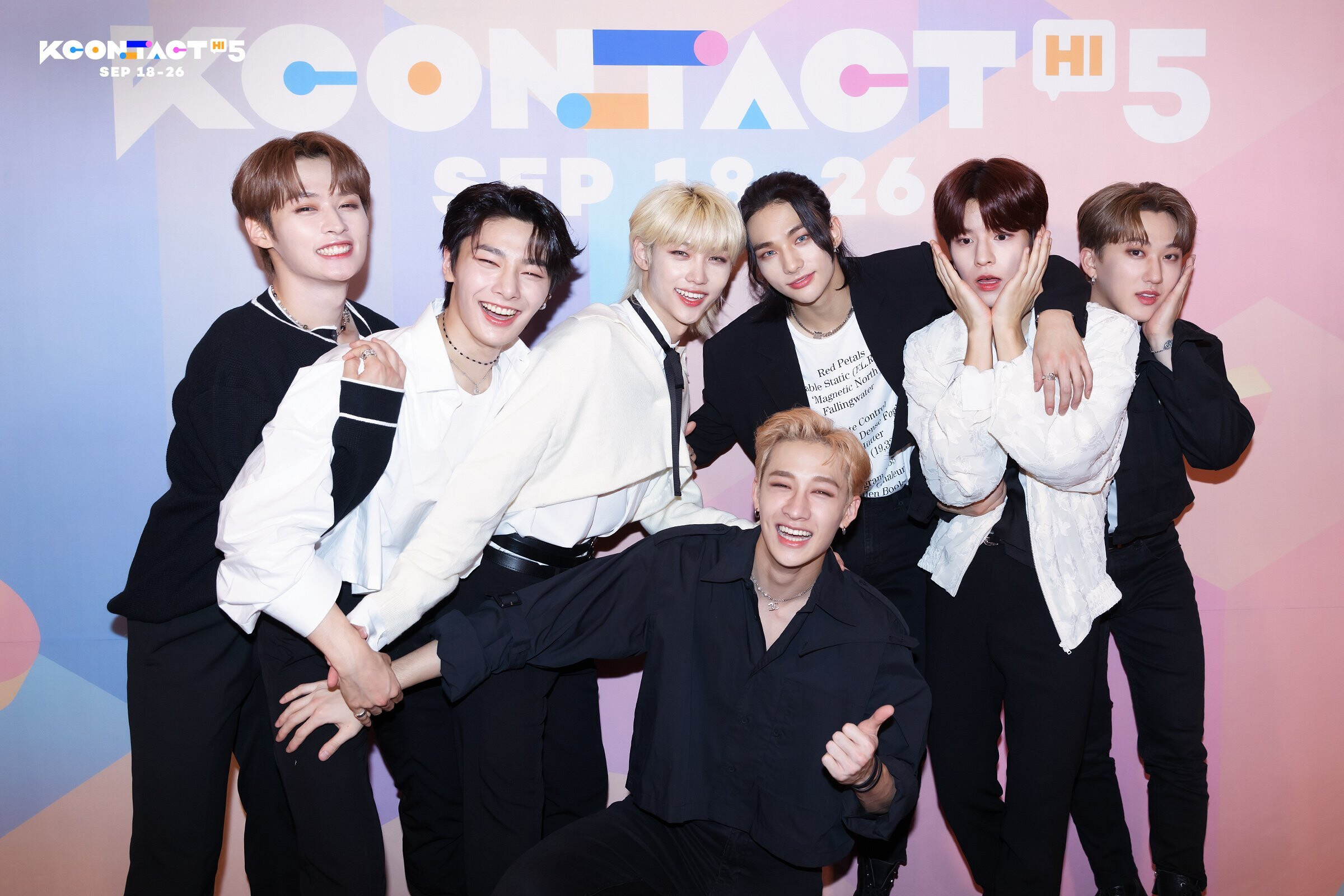 210919 KCON Twitter Update Stray Kids at KCONTACT HI 5 Photowall