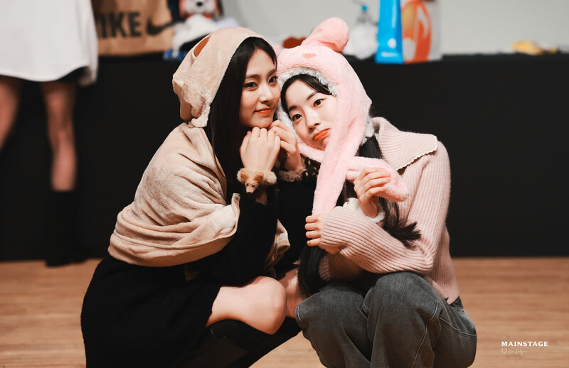 241216 TWICE Dahyun & Tzuyu - Music Korea Fansign documents 1