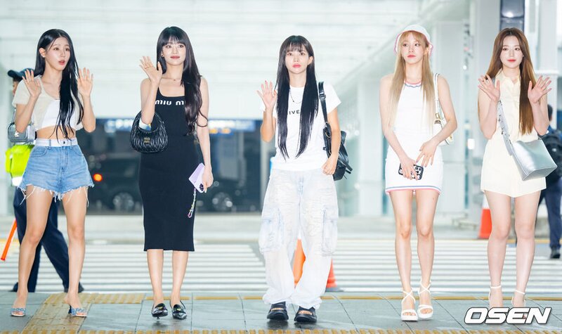 230714 (G)I-DLE at Incheon International Airport heading to Bangkok, Thailand documents 2