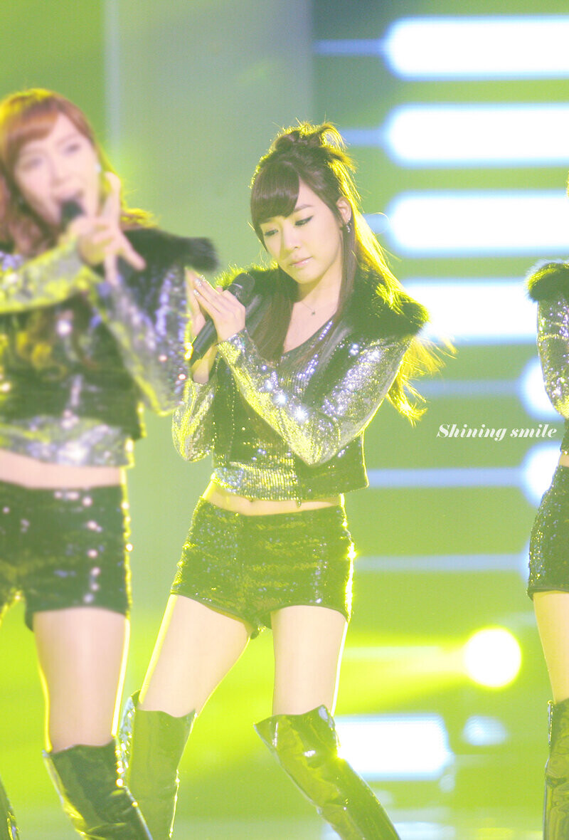 101230 Girls' Generation Tiffany at KBS Gayo Daechukje documents 7