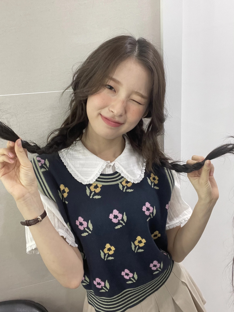 210416 OH MY GIRL SNS Update - Arin documents 1