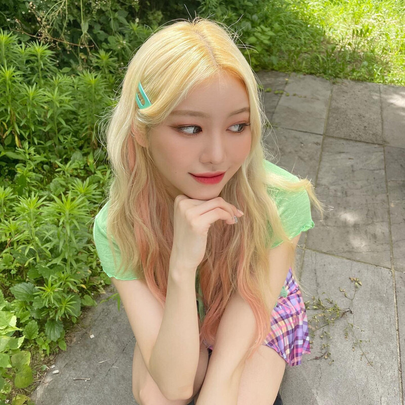 210717 MOMOLAND Jane Instagram Update documents 3