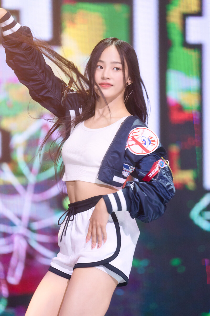 220807 NewJeans Minji 'Attention' at Inkigayo | kpopping