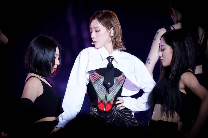 220820 Taeyeon at SMTOWN LIVE 2022: SMCU EXPRESS documents 3