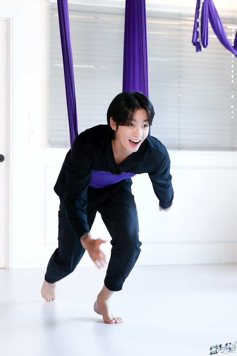 221012 Run BTS! 2022 Special Episode - Fly BTS Fly Part 1 Behind Cuts documents 15