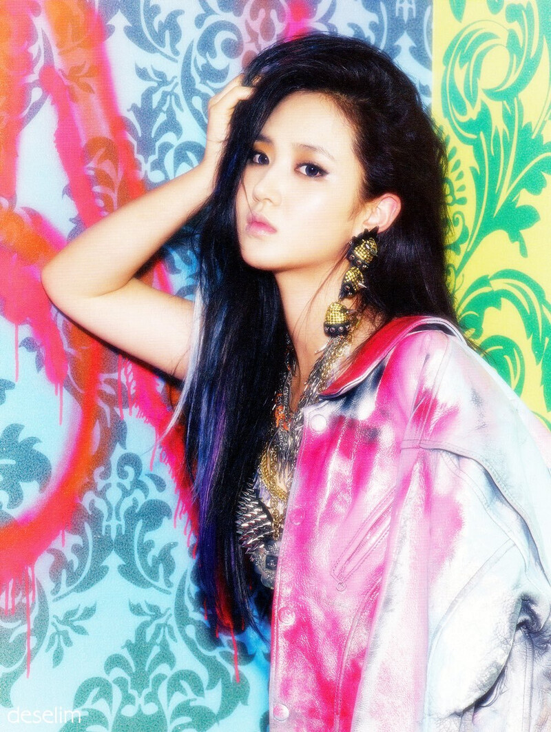 [SCAN] Girls' Generation - 'I Got A Boy' Yuri version documents 24