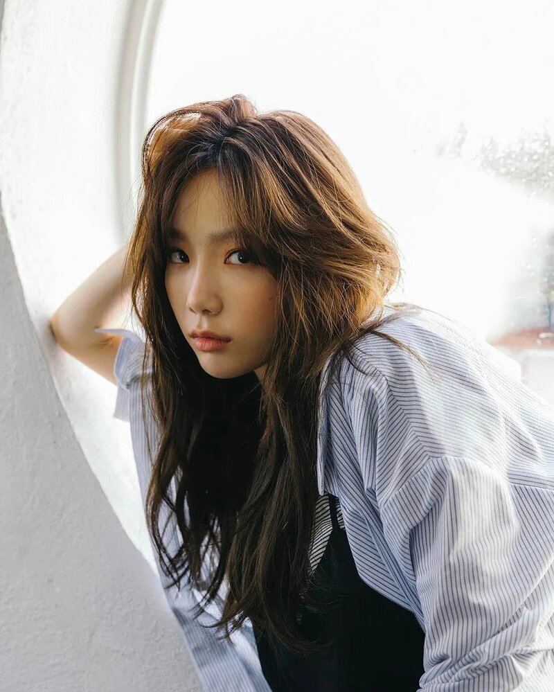 Taeyeon_My_Voice_concept_photo_(10).png