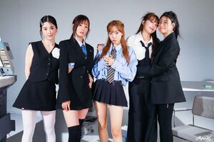 230424 IST Naver post - APINK 'Singles Magazine' April 2023 Issue behind