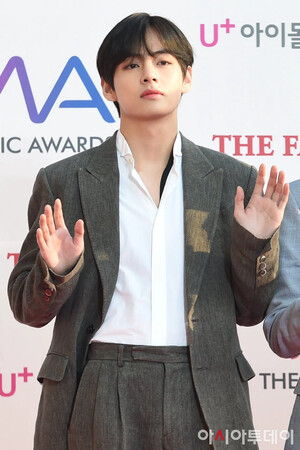 190424 TAEHYUNG AT THE FACT MUSIC AWARDS press