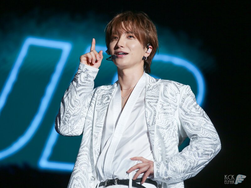 200118 Super Junior Leeteuk at SS8 in Macau (Day 1) documents 15