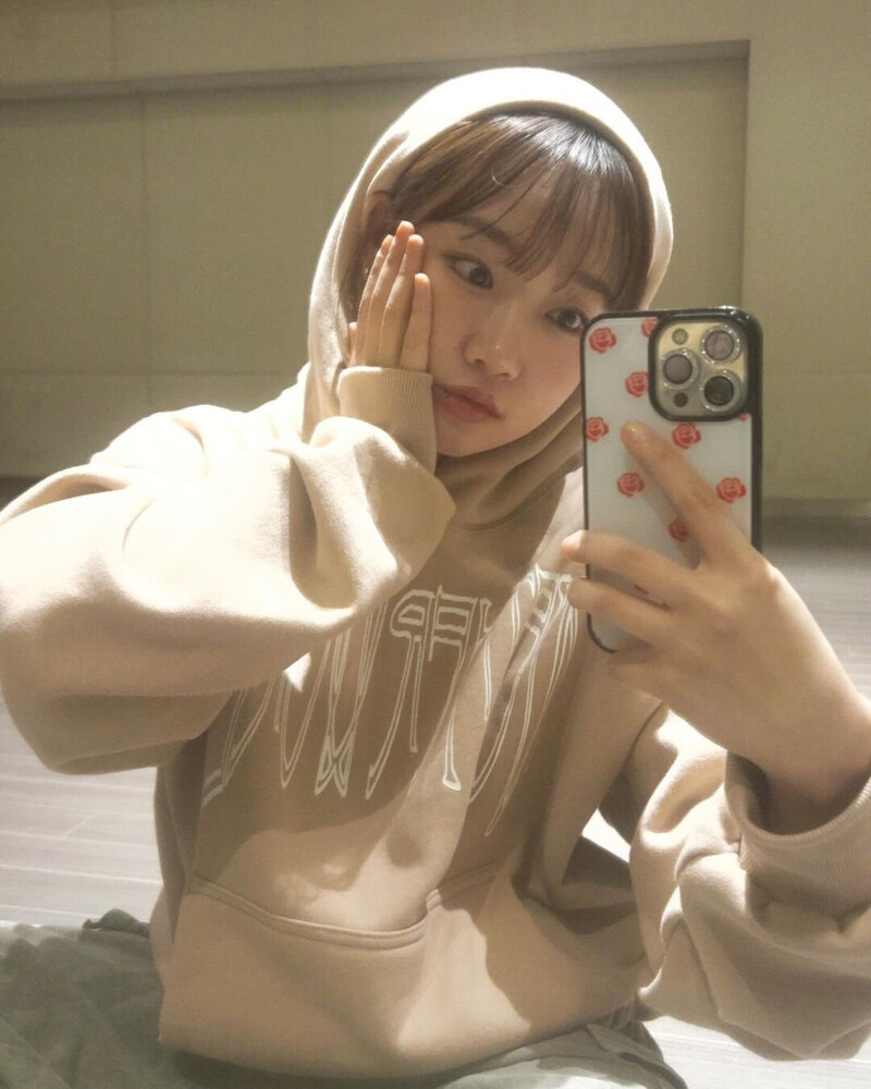 240330 Yoojung Instagram update documents 3