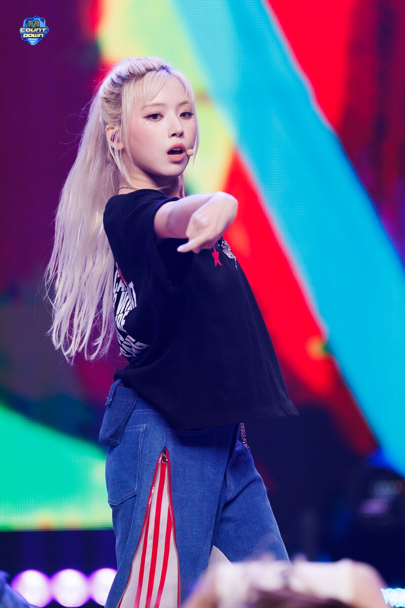 240912 NMIXX Jiwoo - 'See that?' at M COUNTDOWN documents 4