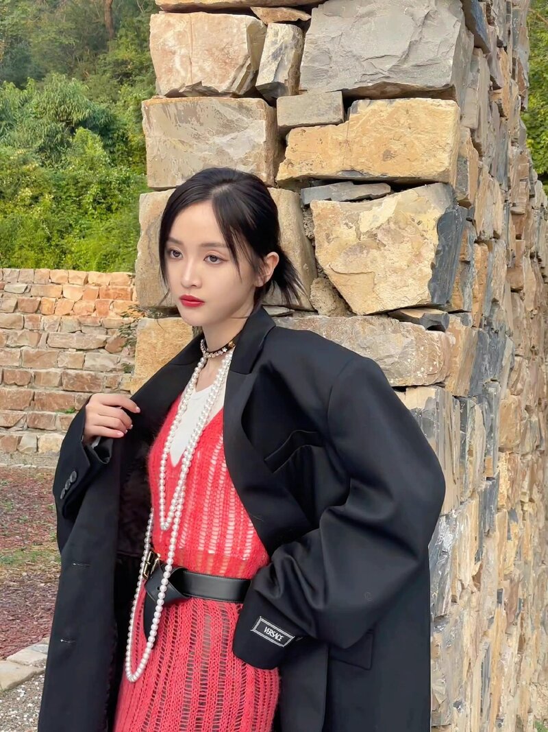 Xuan Yi for Chic Trend Magazine October 2022 Issue - Behind the Scenes documents 14
