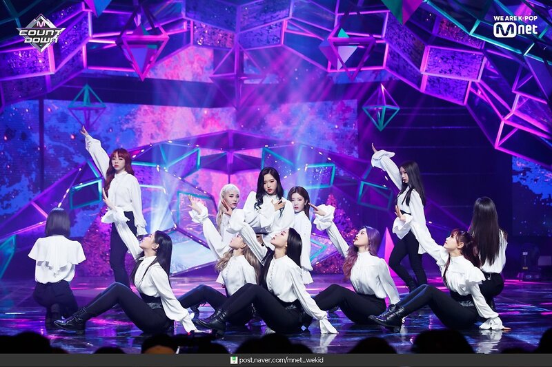 190221 LOONA - 'Butterfly' at M COUNTDOWN documents 9