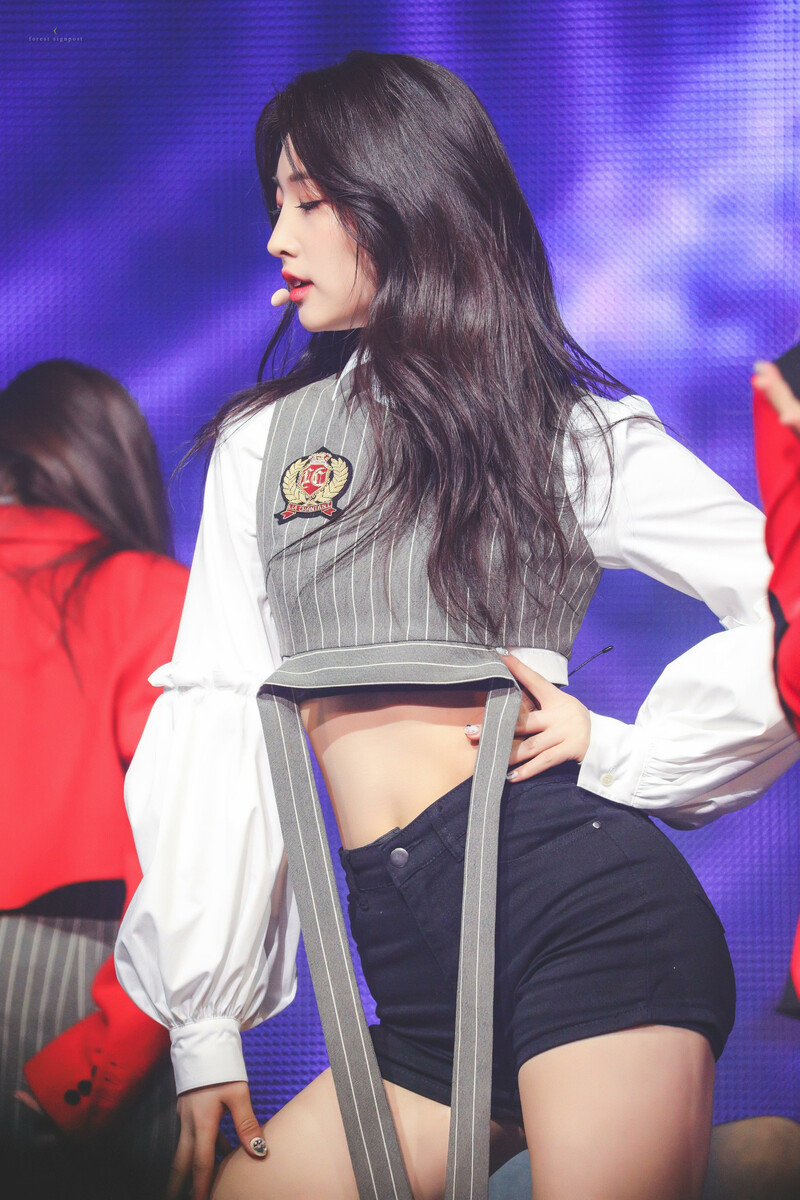 190318 Everglow Sihyeon - Debut showcase documents 10