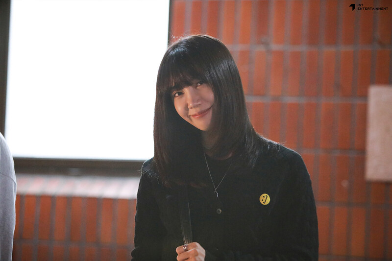 211129 IST Naver post - Apink EUNJI 'Work later, Drink now' drama shoot behind documents 15