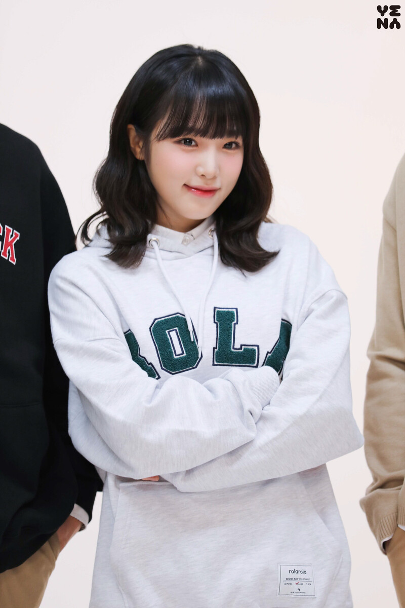 220224 Yuehua Naver Post - Yena - Girl's World S2 Poster Shoot documents 8