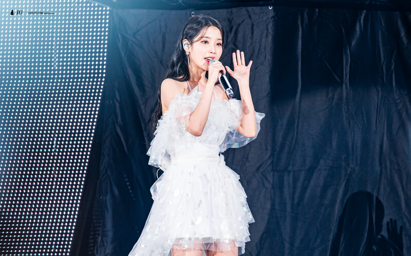 220918 IU - 'The Golden Hour' Concert documents 6